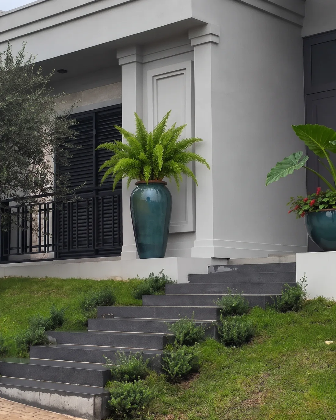 A escada do Porto Bello pronta, com as mudas de alecrim-australiano recém-plantadas